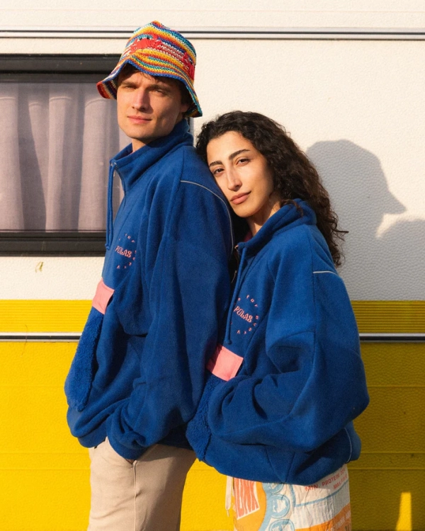 POLAS_model_Shanti_bluza_polarowa.webp
