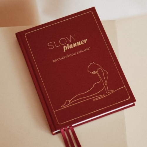 slow-planner-2026-uklad-tygodniowy-zmyslowy-burgund.jpg