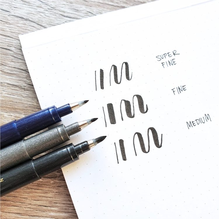 Devangari-art-brush-pen-zebra-super-fine-medium-zestaw-02.jpg