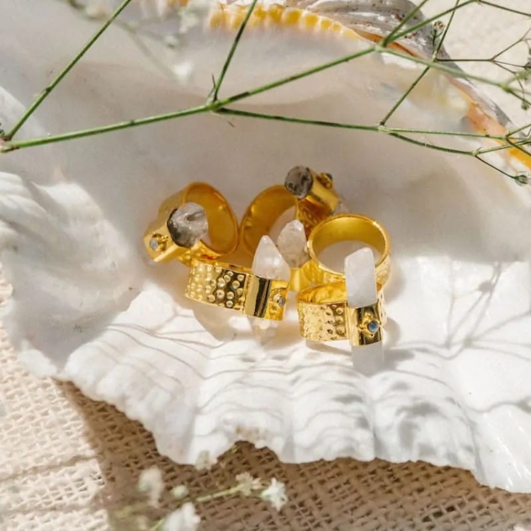 crystal-ring-02.jpg